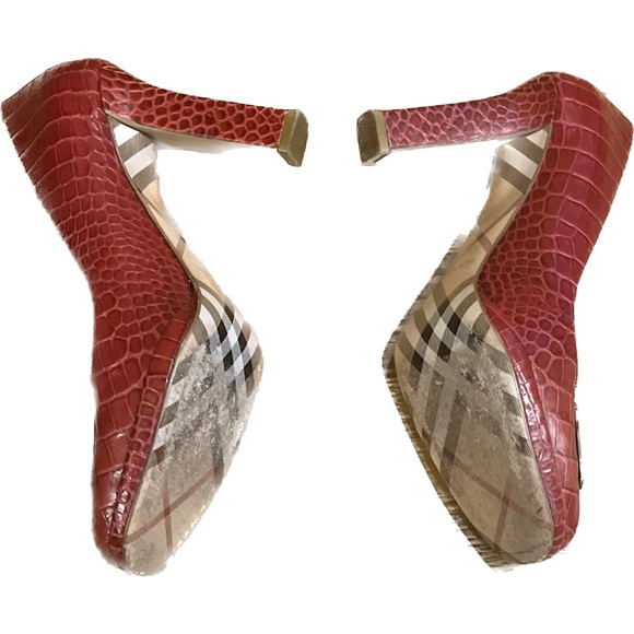 BURBERRY RED EMBOSSED CROC LEATHER HEELS PUMPS MADE IN ITALY SIZE 36.5/6… - Picture 8 of 11